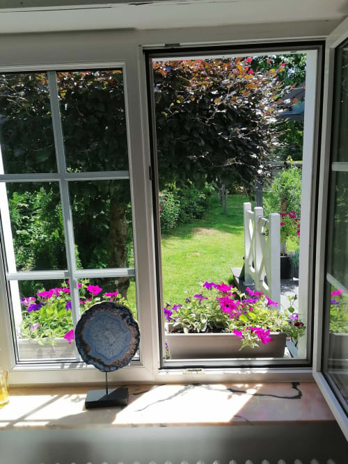 The view of the garden and the terrace.