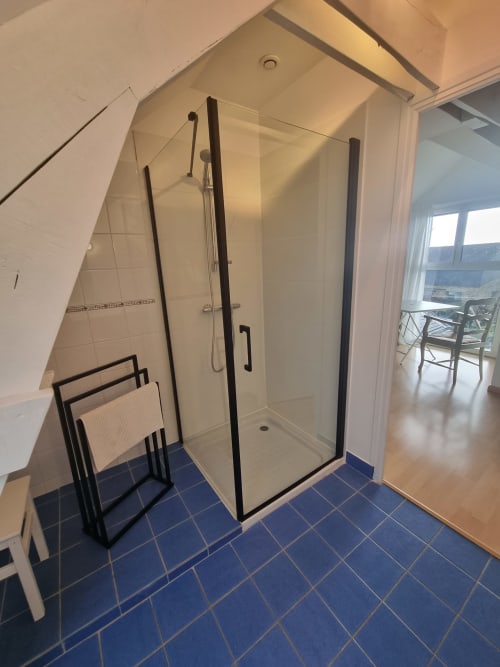 armor-chambre d hôtes-bedandbeakfast- repos-lit-bathroom- morbihan-bretagne-guidel