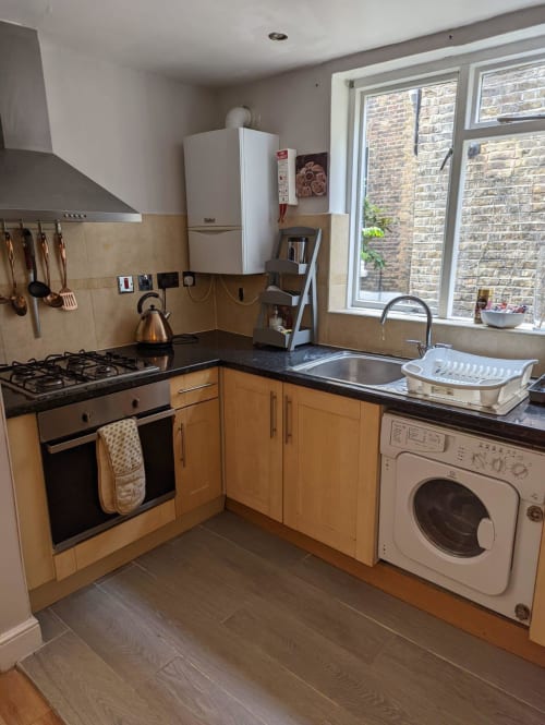 Quiet Residential twobedroom apartment in Castletown Apartments London