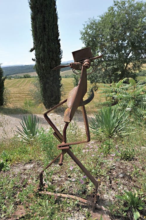 Recycled iron sculpture in the garden of Agriturismo Quarantallina