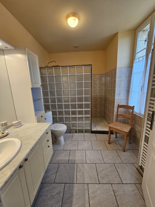 Salle de bain à l'italienne séjour calme en Dordogne