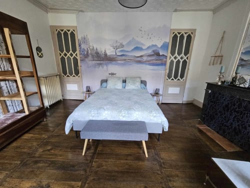 Doppelzimmer Montagne in der Bastide du Thoré mit Berglandschaftsmural, Holzböden und Gartenblick