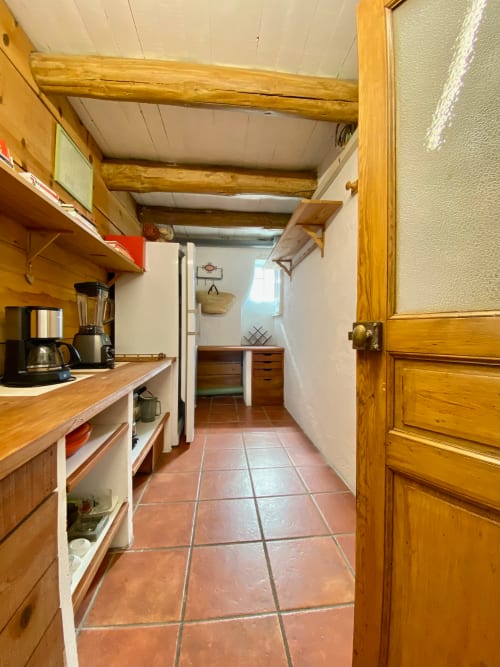 céllier au mas des olivades en provence dans le sud de la france