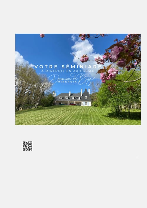 Élégant manoir du Domaine de Bize à Mirepoix, Ariège avec jardins soignés et fleurs roses