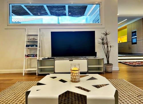 Villa moderna en Panxón con sala de estar con vistas al mar, televisor de pantalla plana, muebles contemporáneos y acceso a terraza