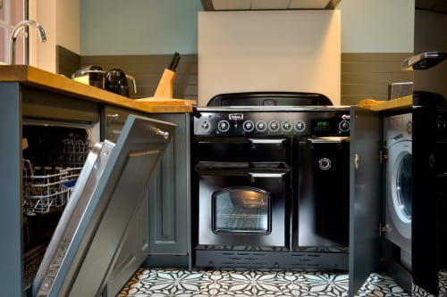 Kitchen space fully equipped with fridge and oven, The house of Pierre and Valérie, Sainte-Catherine, Honfleur.