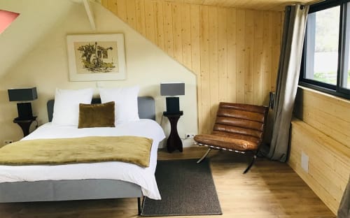 cottage, countryside, Normandy, Impressionism, waterside, banks of the Seine, the Seine, calm, silence, garden, 100 km from Paris, Giverny, Rouen, Val de Reuil, Louviers, Eure, Les Andelys, Claude Monet, Impressionists, eco-friendly, intimacy, romantic getaway, couples' getaway, rejuvenation, Le Vaudreuil, Tournedos-sur-Seine, Porte de Seine, Nature, France, Design, vintage, decoration, comfort, high-end, luxury, pleasure, cycling along the Seine, Seine à vélo, cycling, business stays, bed and breakfast, guest house, charming cottage, fishing, hiking, golf, romantic getaway, Nature, hidden gem, wonderful, exceptional, fabulous, 5 stars, BBQ, view on the river