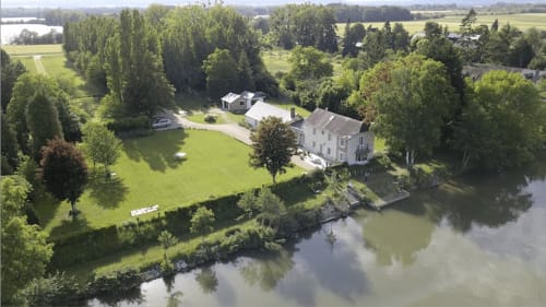 Lanterne, campagne, Normandie, Impressionnisme, bord de l'eau, bord de Seine, la Seine, calme, silence, jardin, 100 km de Paris, Giverny, Rouen, Val de Reuil, Louviers, Eure, Les Andelys, Claude Monet, Impressionnistes, éco-responsable, intimité, séjour en amoureux, séjour pour couples, ressourcement, Le Vaudreuil, Tournedos-sur-Seine, Porte de Seine, Nature, France, Design, vintage, décoration, confort, haut de gamme, luxe, plaisir, terrasse, parc, privé, décoration, haut de gamme, belles prestations, vue Seine, pêche, randonnée, repos, ressourcement, ponton, bateau, toutes saisons, printemps, été, automne, hiver, pet friendly, animaux acceptés