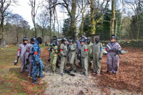 Grupo de paintball na floresta da Casa da Luz Gerês, Vieira do Minho