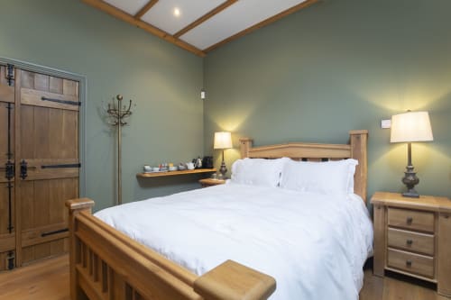 Stable Lodge B&B in Cheltenham | King SIzed Bedroom