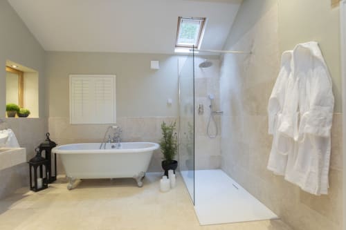 Stable Lodge B&B in Cheltenham | Honeymoon Suite Walk In Shower