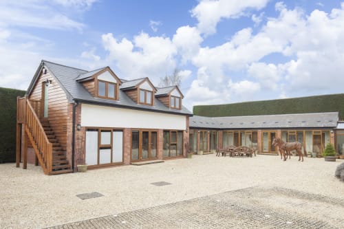 Stable Lodge B&B in Cheltenham | Exterior photo of the guest house