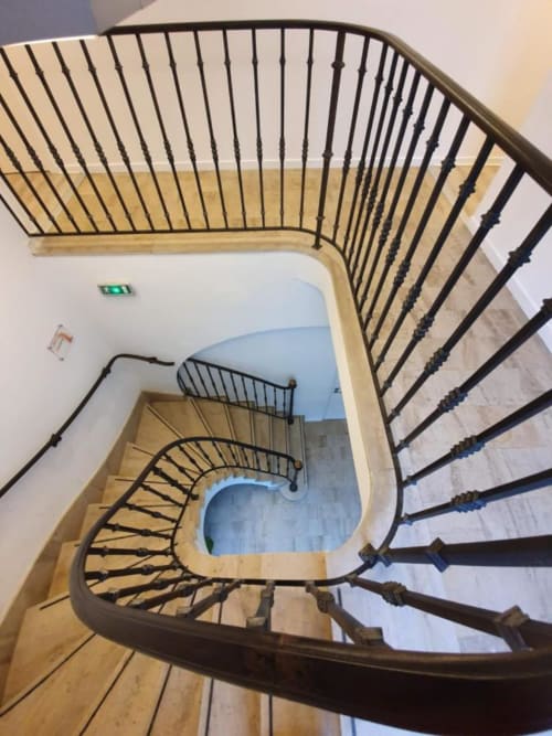 escalier ancien gîte les arches rhône lyon