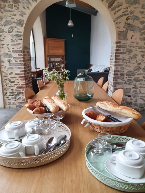 gite les arches groupe de groupe beauvallon saint andéol le château rhône lyon campagne famille amis séminaire petit déjeuner