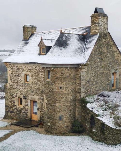 manoir, breton, tourelle, neige, hiver, bretagne, kervennec, kerveneg, domaine, chambre d'hôtes, 16e siècle