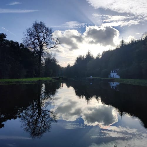 Canal de Nantes à Brest, écluse, reflets, ciel, bretagne, centre-bretagne