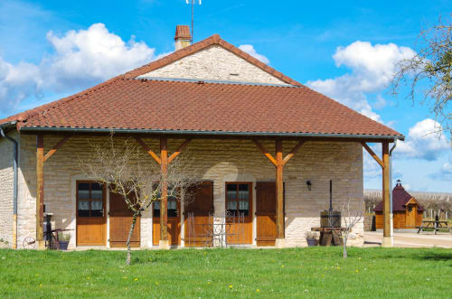 Domaine Joseph Lafarge vigneron indépendant | Chambre d'hôtes, gîtes et oeno-tonneaux | Hébergement insolite mâconnais | Lugny 71 Sud Bourgogne 