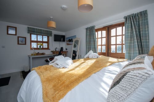 Double Bed in Valley View Room at 2 Ailwood Farm Holidays, Dorset, Jurassic Coast, Walking, Cycling, Climbing
