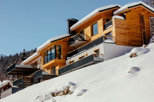 Le Chalet Mont-Blanc, luxueux chalet en bois sur versant enneigé à Chamonix, France