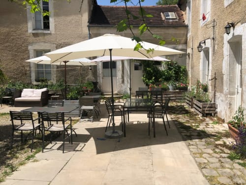 cour intérieur bistrot Tanlay
