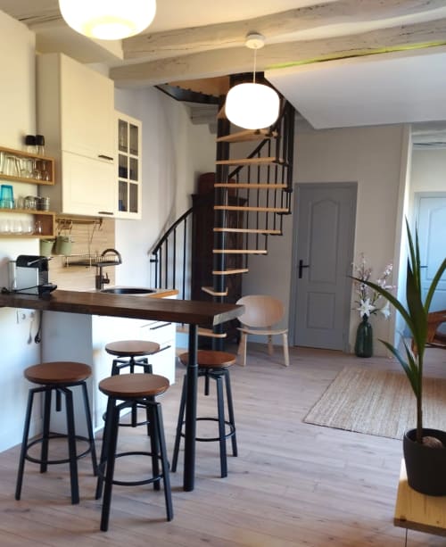 Domaine Chapelle La Chapelle la Reine Fontainebleau Ile de France Seine et marne Paris lieux séminaires au vert salon kitchenette chambre d'hôte atelier 