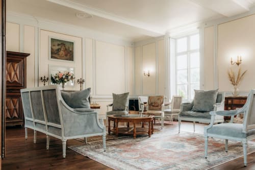 Luxurious living room in villa for rent