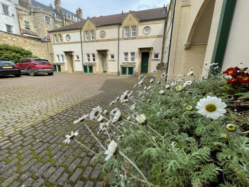 Circus Mews 2 bed 2 bath bijou townhouse Bath City Centre self catering accommodation short breaks romantic getaways couples retreat girls spa weekend 
