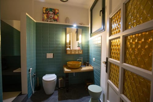 Bagno con ampia doccia