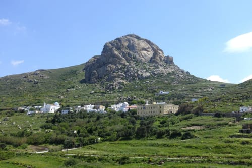 Numerous hikes from the villa: here the Exomburgo massif with the remains of the ancient fortified village