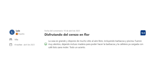 Reseña de huésped para Casa Rural Villa del Jerte con calificación 9.0 elogiando la villa espaciosa y sus amenidades exteriores