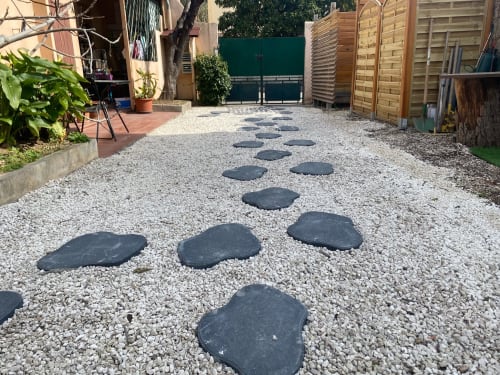 logement atypique Toulon , VAR, PACA avec jacuzy, sauna, pour week end amoureux et séjour insolite, crois de saint andré et fauteuil tantra