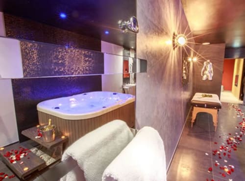 Expérience unique et inoubliable où confort et luxe sont au rendez-vous.