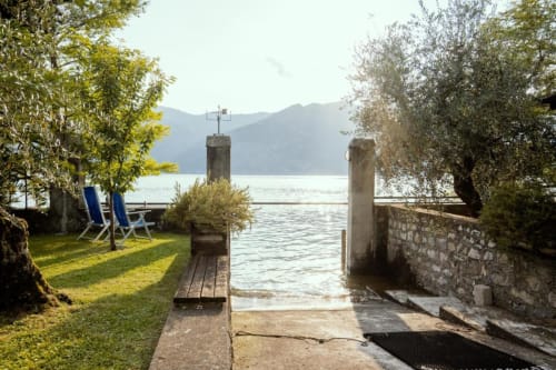 Un posto davvero unico! | Appartamentio a Marone in villa Signorile Fronte Lago con Due Camere | Casa vacanze | Appartamento | Affitti Brevi | Indipendente | Marone | Lago D'Iseo | Relax | Giardino | Gazebo | Pontile | Accesso lago | Barbecue