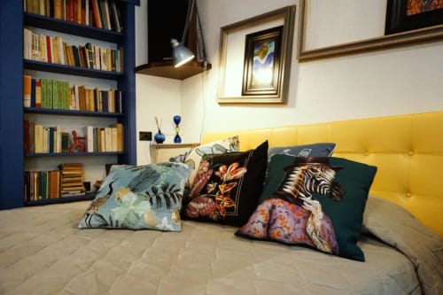 Lake Experience! | Truly Unique Place! | Apartment in Marone in Prestigious Lakeside Villa with Two Bedrooms | Holiday Home | Apartment | Short-term Rentals | Independent | Marone | Lake Iseo | Relaxation | Garden | Gazebo | Pier | Lake Access | Barbecue