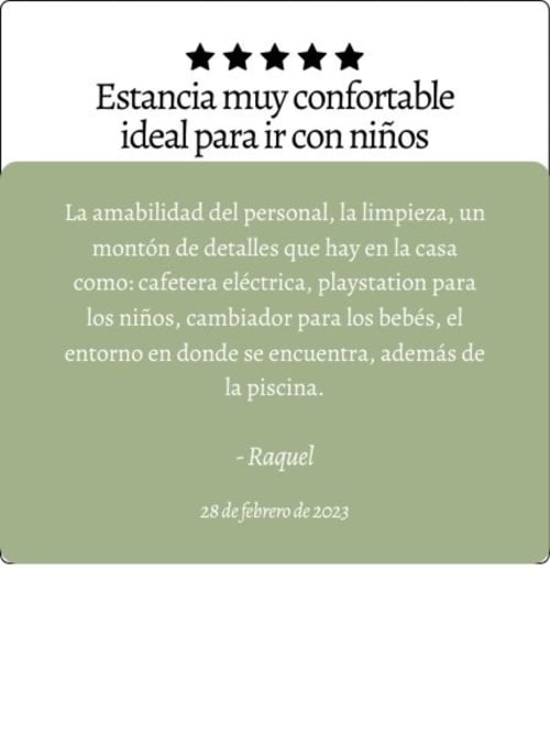 Reseña de cinco estrellas destacando Casa Rural Villa del Jerte como ideal para familias, elogiando sus comodidades e higiene.