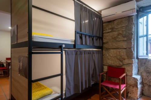 Bunk bed room in a mixed dormitory with air conditioning and Shared bathroom with shower. Tiled floor. Max occupancy: 1 person. Caminho Português da Costa - Camino de Santiago. Coastal way Senda Litoral