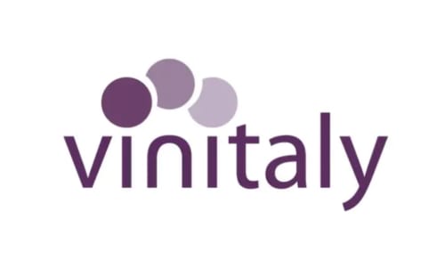 Logo Vinitaly : l'inscription 'Vinitaly' en caractères élégants et stylisés, représentative du prestigieux événement viticole italien - Bed & Breakfast Ariel B&B - Chambres en plein centre de Vérone