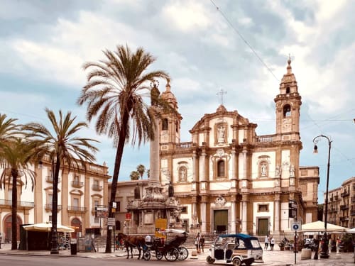 Scopri le case vacanze Snoozzze a Palermo: scegli tra appartamenti accoglienti e confortevoli nel cuore della città. Vivi un soggiorno indimenticabile in una casa vacanze a Palermo, a due passi dalle principali attrazioni e dalla vera atmosfera siciliana.
