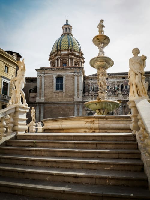Scopri le case vacanze Snoozzze a Palermo: scegli tra appartamenti accoglienti e confortevoli nel cuore della città. Vivi un soggiorno indimenticabile in una casa vacanze a Palermo, a due passi dalle principali attrazioni e dalla vera atmosfera siciliana.