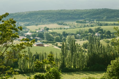 vue en hauteur des plaines proches du mas des olivades