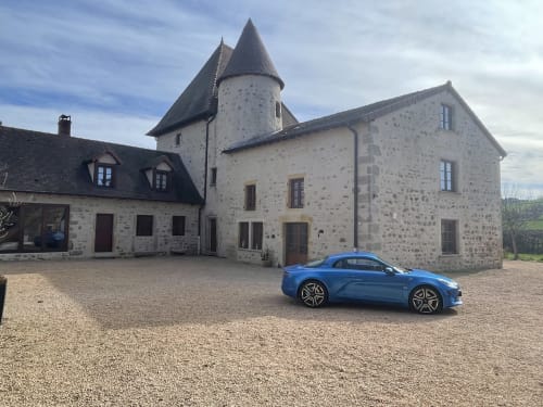 château, chambres d'hôtes, table d'hôtes, charme, authenticité, voitures anciennes, brionnais, bourgogne, charolais