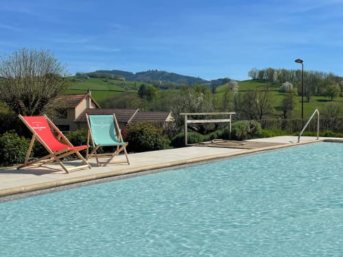 château, chambres d'hôtes, table d'hôtes, charme, authenticité, voitures anciennes, brionnais, bourgogne, charolais, piscine