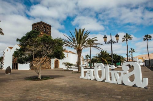 la oliva piazza della chiesa fuerteventura 