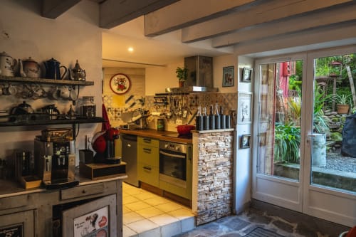 Cuisine maison du restaurant Le Moulin de Pascale à Espelette, spécialités basques et produits frais du marché.