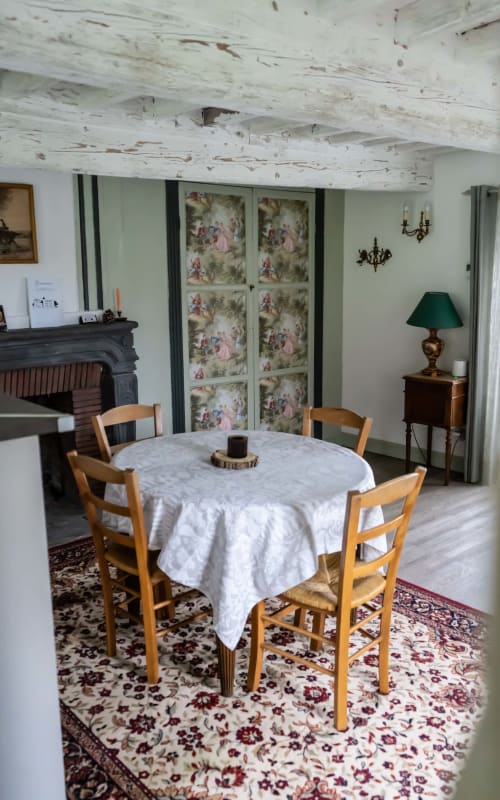 Salon- Les Acacias -gites-auvergne-puy-dome