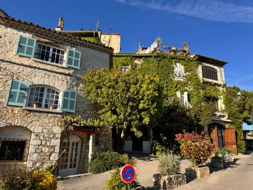 Les habitations médiévales, typiques de l’architecture du village de St Paul de Vence