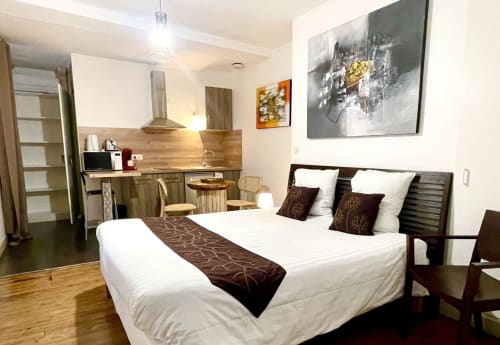 Appartement Luc 1, lit queen size, cuisine équipée, confort au Pays Basque. Centre historique de Bayonne