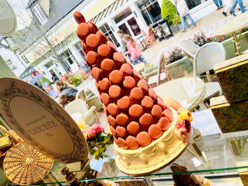 Tour de pâtisserie raffinée aux macarons orange à la Residence Disneyland Place Toscane, Serris