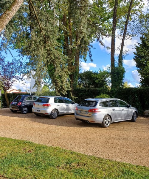 Chambre d’hôtes proche du Puy du Fou en Vendée. Parking gratuit et sécurisé, cadre agréable et repos garanti pour tous.