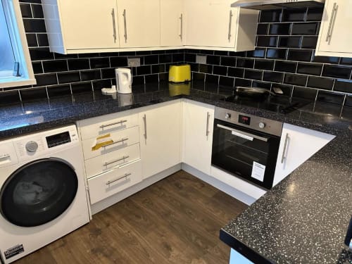 Kitchen shared for this room